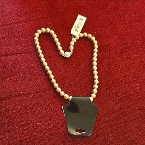 Elegant Pearl Necklace With Rhinstone Clasp NWT